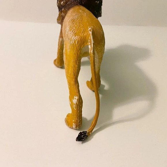 Vintage  1987 Lion Animal Figure 7 Inch Long Rubber Toy - Picture 9 of 11